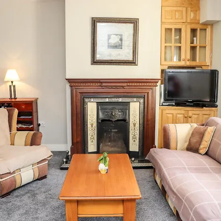 No 1 Mariner's Court