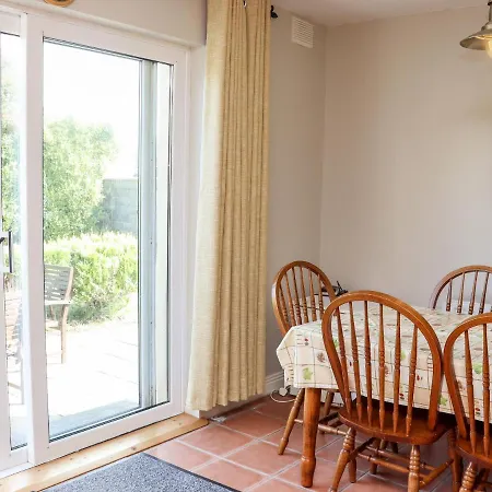 No 1 Mariner's Court Dom wakacyjny